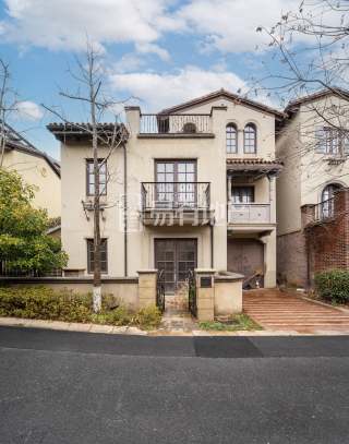 清源上林湖(别墅) 4室2厅3卫 277.19m² 9800元/月