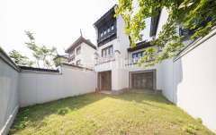 绿城富春玫瑰园 4室2厅4卫 225.00m² 849万