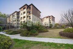 上林湖 3室2厅3卫 138.69m² 240万