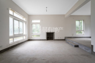 金都富春山居(别墅) 5室2厅3卫 274.57m² 1880万