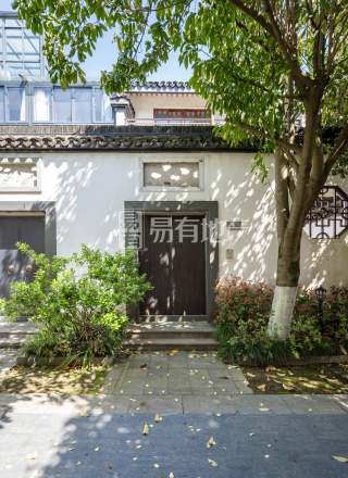 九龙一号 4室2厅4卫 310.95m² 600万