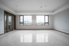 银湖宸语 4室2厅2卫 126.00m² 258万