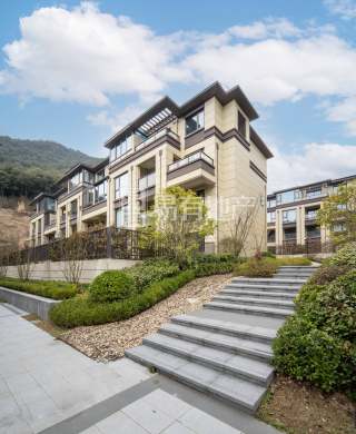 清源上林湖(公寓住宅) 3室2厅3卫 139.00m² 235万