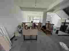 鸣翠蓝湾 4室2厅3卫 213m² 458万