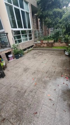 鸣翠蓝湾 5室2厅3卫 175.14m² 310万