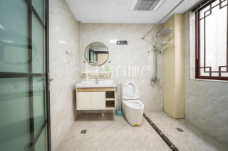 九龙一号 5室2厅5卫 312.79m² 410万