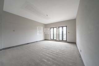 九龙山庄(别墅) 4室2厅4卫 292.95m² 650万