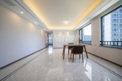 祥生云湖城 4室2厅2卫 119.18m² 180万