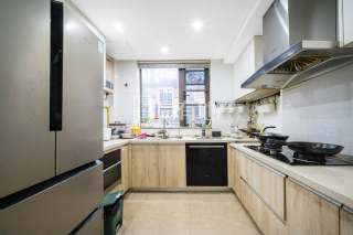 富春红郡(公寓住宅) 4室2厅3卫 200.00m² 308万