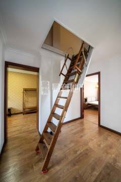 颐景山庄(公寓住宅) 5室2厅4卫 182.44m² 300万