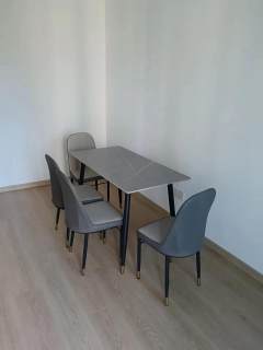 秦忆荣府南区 4室2厅2卫 120m² 1800元/月