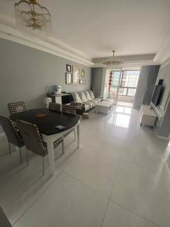 野风秋雅 3室2厅2卫 89m² 3500元/月