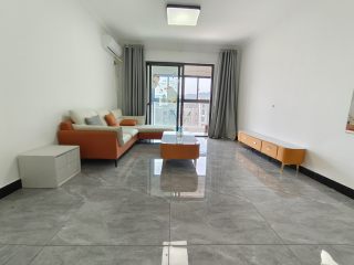 文居学府 3室2厅2卫 108.00m² 150万