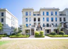 九龙仓雍景山(公寓住宅) 3室2厅3卫 139.43m² 220万