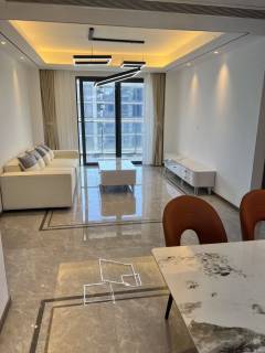 银湖宸语 3室2厅2卫 198.00m² 3780元/月