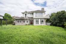 鸣翠蓝湾 5室2厅4卫 303.95m² 1200万