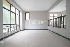 鸣翠蓝湾 5室2厅3卫 219.38m² 430万