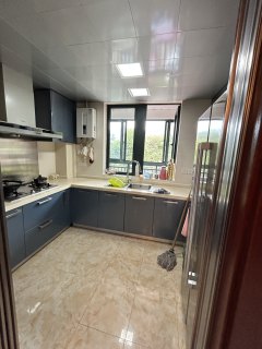 五月香山 4室2厅2卫 145.00m² 188万