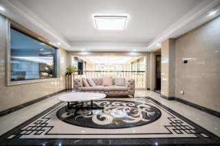 绿城富春玫瑰园 6室2厅6卫 324.15m² 1600万