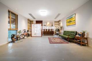 富春泉水湾(别墅) 5室2厅5卫 221.83m² 618万