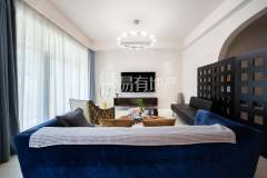 绿城富春玫瑰园 4室2厅4卫 222.18m² 680万
