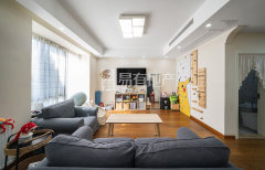 鸣翠蓝湾 4室2厅4卫 205.57m² 348万