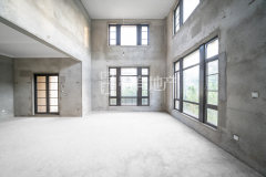 九龙仓雍景山(别墅) 5室2厅4卫 318.28m² 900万