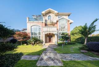 富春江花苑 5室2厅5卫 440.00m² 1080万