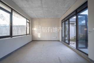 大城小院(别墅) 5室2厅4卫 130.68m² 400万