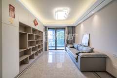 祥生云湖城 3室2厅2卫 93m² 148万