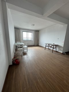 虎山雅苑 3室2厅2卫 135.29m² 1700元/月