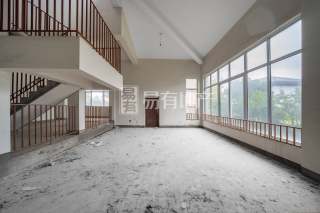 富春江花苑 5室2厅5卫 361.00m² 1080万