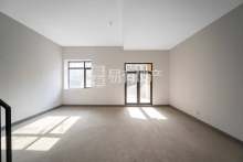 野风山小镇 4室2厅3卫 256.99m² 480万