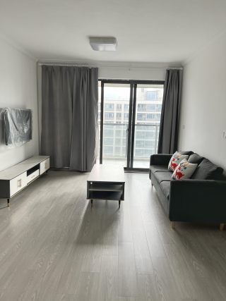 秦忆荣府南区 3室2厅2卫 124.00m² 136万
