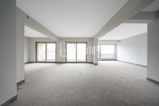 富春和园(公寓住宅) 3室2厅2卫 158.76m² 270万