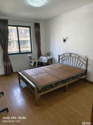 中光花园 3室1厅1卫 113.47m² 1300元/月