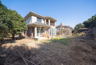 九龙山庄(别墅) 4室3厅3卫 266.00m² 1200万