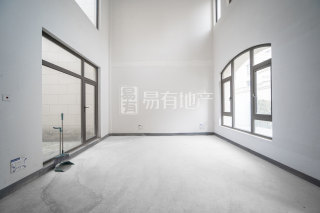 富春壹号苑排屋 5室2厅4卫 204.00m² 760万