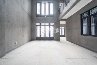 绿城富春玫瑰园 5室2厅5卫 223.05m² 575万