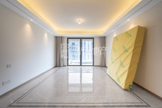 银湖新语公寓 4室2厅2卫 127.65m² 200万