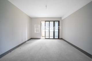 秦忆荣府南区 4室2厅2卫 142.77m² 150万