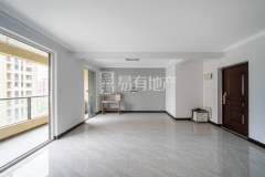 中天富春诚品二期 3室2厅2卫 125.59m² 190万