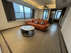 山水华府 3室2厅2卫 98.00m² 3000元/月