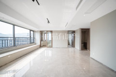 云畔桂语映月里 4室2厅2卫 119.61m² 220万