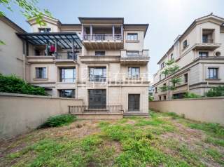 九龙仓雍景山(别墅) 5室2厅3卫 322.52m² 780万