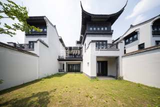 绿城富春玫瑰园 4室2厅5卫 315.00m² 950万