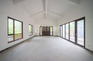 悦山雅苑 4室2厅2卫 286.00m² 1500万