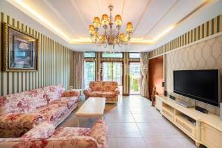 绿城七里香溪 5室3厅3卫 243.00m² 7500元/月
