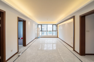 中天富春诚品二期 4室2厅2卫 114.86m² 170万