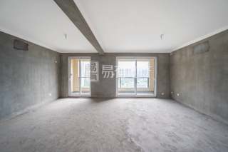 中天富春诚品二期 4室2厅2卫 125.02m² 208万